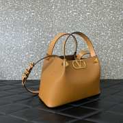 Uubags Valentino Garavani Small Soft Leather Shopping Bag In Hazelnut 25x15x17.5cm - 4