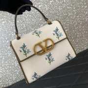 Uubags Valentino Garavani Vsling Small Handbag In Linen With Embroidery Natural/Multicolor 22x17x9cm  - 5