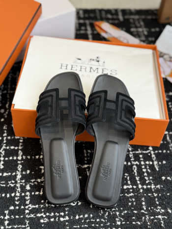Uubags Hermes Oran sandal in black H262201Z 
