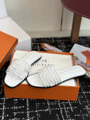 Uubags Hermes Oran sandal in white H262201Z - 4