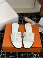 Uubags Hermes Oran sandal in white H262201Z - 5