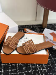 Uubags Hermes Oran sandal in brown H262201Z - 2