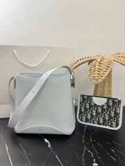 Uubags Small Dior Médaillon Bucket Bag Gris Pietro Grained Calfskin 19x18x12.5cm - 1