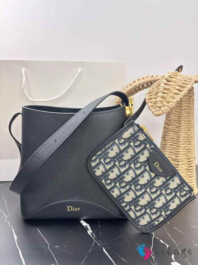Uubags Small Dior Medaillon Bucket Bag Black Grained Calfskin 19x18x12.5cm - 1