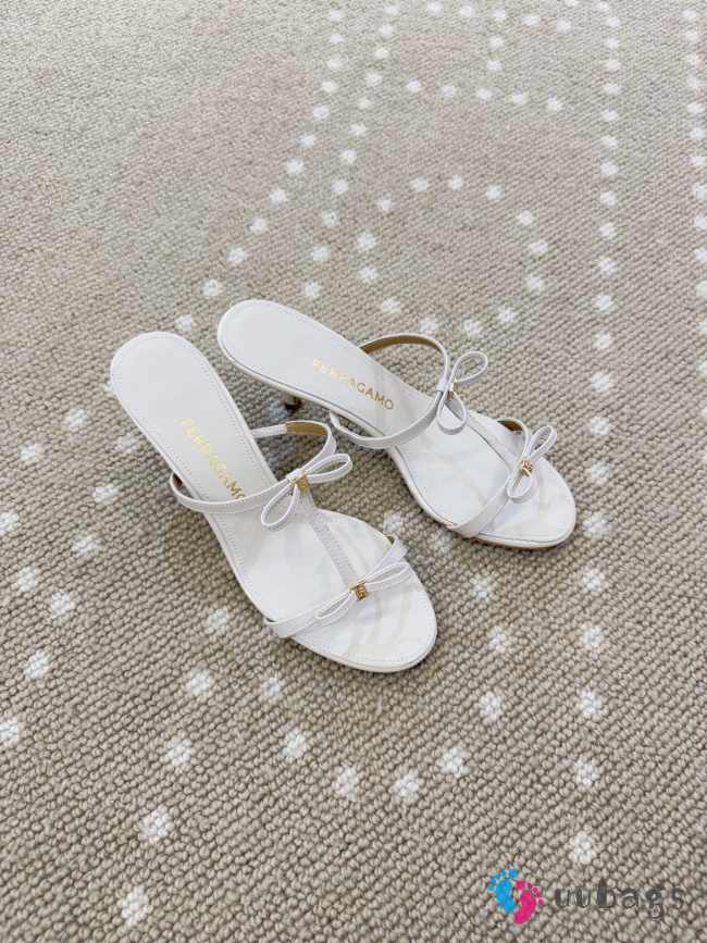 Uubags Ferragamo Flame Mini Bow Sandals In White 5cm - 1