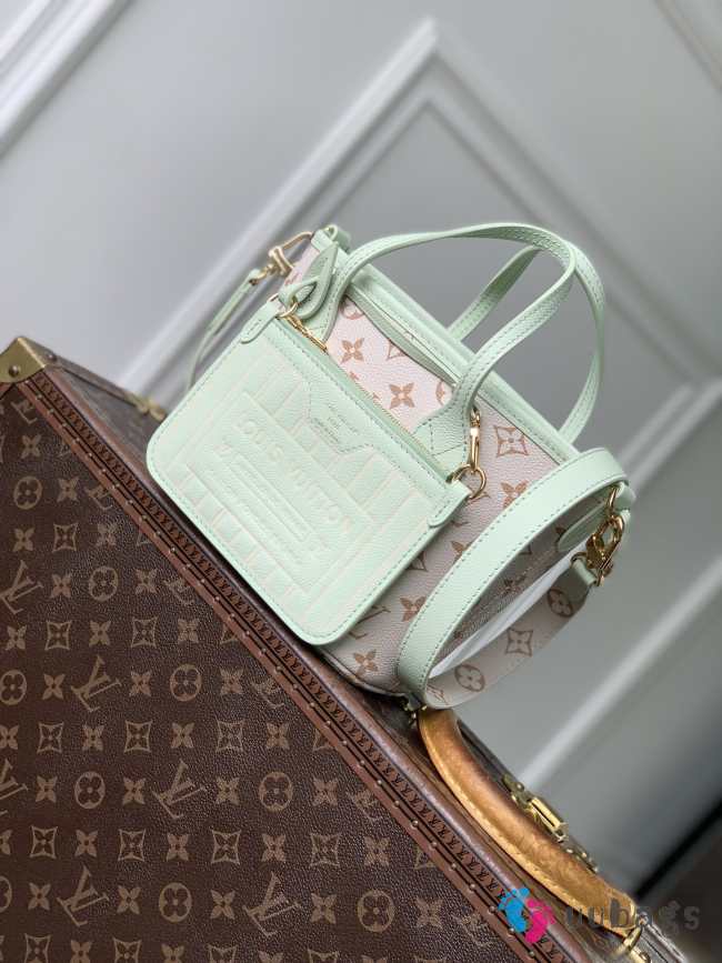Uubags Louis Vuitton M2A465 Neverfull Inside Out BB Monogram Dune / Minty Cowhide Leather 26.5x16.5x11cm - 1