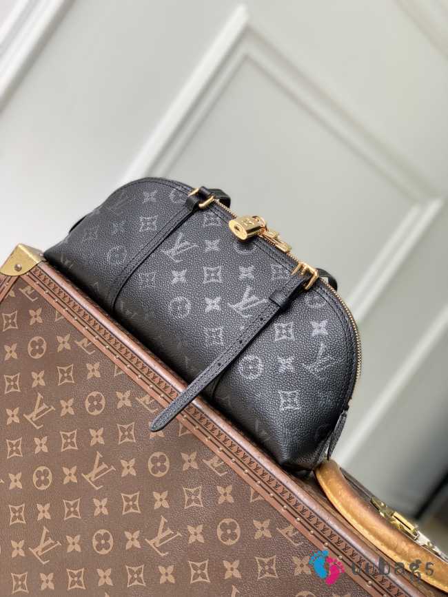 Uubags Louis Vuitton M3A167 Squire East-West In Boldly Black Calfskin Leather 29x14x8cm - 1