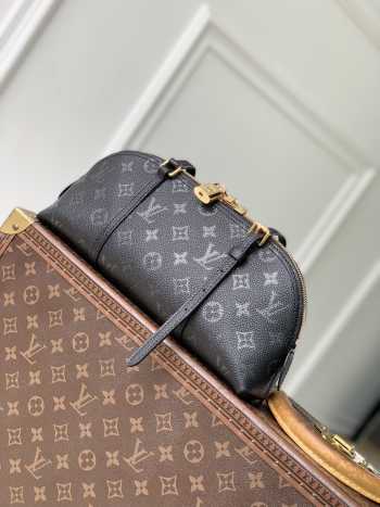 Uubags Louis Vuitton M3A167 Squire East-West In Boldly Black Calfskin Leather 29x14x8cm