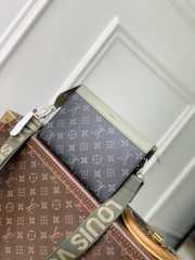 Uubags Louis Vuitton M28733 Gaston Wearable Wallet Khaki Green Monogram Eclipse Coated Canvas 22x14.5x4.5cm - 3