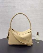 Uubags Loewe medium Featherlight Puzzle bag in silk beige nappa lambskin 19.5x29x12cm - 1