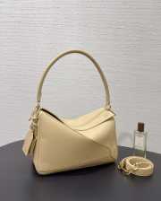 Uubags Loewe medium Featherlight Puzzle bag in silk beige nappa lambskin 19.5x29x12cm - 4