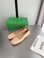 Uubags Bottega Veneta Charlotte Ballerina In Butter Yellow Lambskin - 1