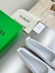 Uubags Bottega Veneta Charlotte Ballerina In White Lambskin - 2