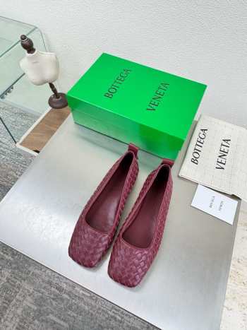 Uubags Bottega Veneta Charlotte Ballerina In Burgundy Lambskin