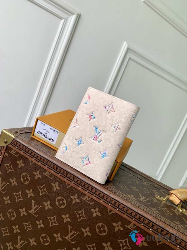 Uubags Louis Vuitton M29811 Passport Cover Monogram Empreinte Link Quartz 10x14x2.5cm - 1