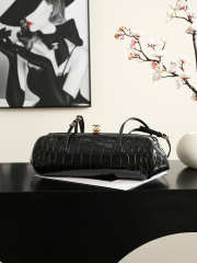 Uubags Chanel Clutch With Leather Strap In Crocodile Embossed Calfskin & Gold-Tone Metal Black 36x12.5x13cm - 5