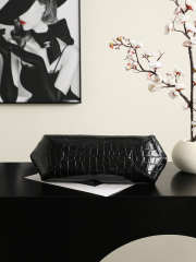 Uubags Chanel Clutch With Leather Strap In Crocodile Embossed Calfskin & Gold-Tone Metal Black 36x12.5x13cm - 3