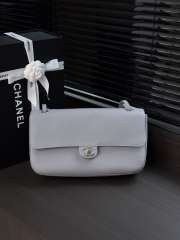 Uubags Chanel maxi flap bag calfskin with grain effect & silver metallic in grey 19.5x32x10cm - 1