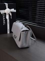 Uubags Chanel maxi flap bag calfskin with grain effect & silver metallic in grey 19.5x32x10cm - 5
