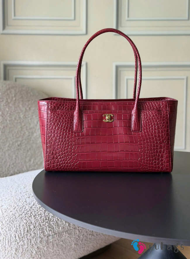 Uubags Chanel Calfskin Crocodile Embossed Archetype Small Shopping Tote Bag Burgundy 39x20x13cm - 1