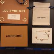 Uubags Louis Vuitton V Pearl Gold Chain Bracelet - 3