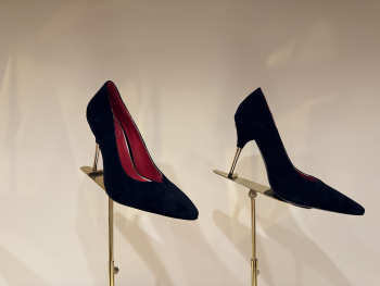 Uubags Valentino Suede Pumps In Black 10cm