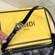 Uubags Fendi vanity pouch small crackled black leather bag 21x10x11cm - 2