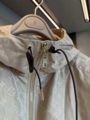 Uubags Louis Vuitton 1AK10Q Parka Jacket In Beige Straw - 3