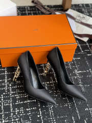 Uubags Hermes Mirage 100 pump in black satin crepe 10cm - 2