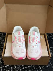Uubags On Cloudsurfer Max Running Shoes In White/Pink - 5
