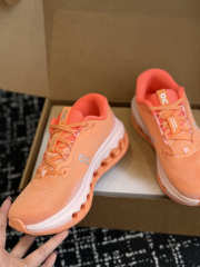 Uubags On Cloudsurfer Max Running Shoes In Coral Orange - 5