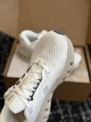 Uubags On Cloudsurfer Max Running Shoes In White & Light Beige - 5