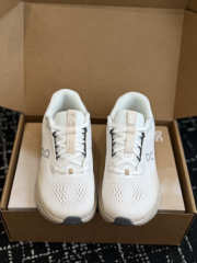 Uubags On Cloudsurfer Max Running Shoes In White & Light Beige - 3