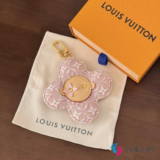 Uubags Louis Vuitton M04278 Vivienne Bag Charm Light Pink Monogram Jacquard 4x17.5x11.5cm - 1