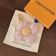Uubags Louis Vuitton M04278 Vivienne Bag Charm Light Pink Monogram Jacquard 4x17.5x11.5cm - 6