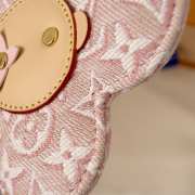 Uubags Louis Vuitton M04278 Vivienne Bag Charm Light Pink Monogram Jacquard 4x17.5x11.5cm - 2