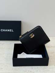 Uubags Chanel small zipped wallet grain-effect goatskin, glass enamel & gold-colored metal in black 11.5x2x9.5cm - 2