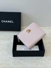 Uubags Chanel small zipped wallet grain-effect goatskin, glass enamel & gold-colored metal in pink 11.5x2x9.5cm - 2