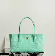 Uubags Chanel small shopping bag embossed calfskin with crocodile pattern & gold-plated alloy in green 20x39x13cm - 2