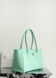 Uubags Chanel small shopping bag embossed calfskin with crocodile pattern & gold-plated alloy in green 20x39x13cm - 4