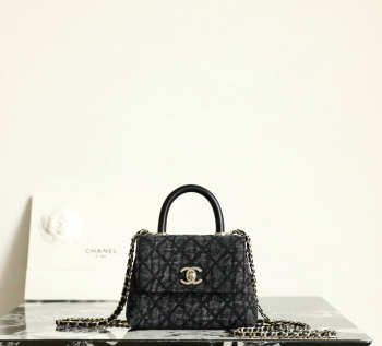 Uubags Chanel Clutch With Washed Denim Strap, Calfskin & Gold-tone Metal 11.5x14.5x5.5cm