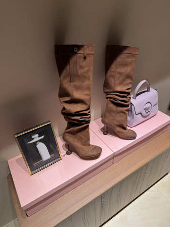 Uubags Loewe Toy Panta leather over-the-knee boots brown 10cm