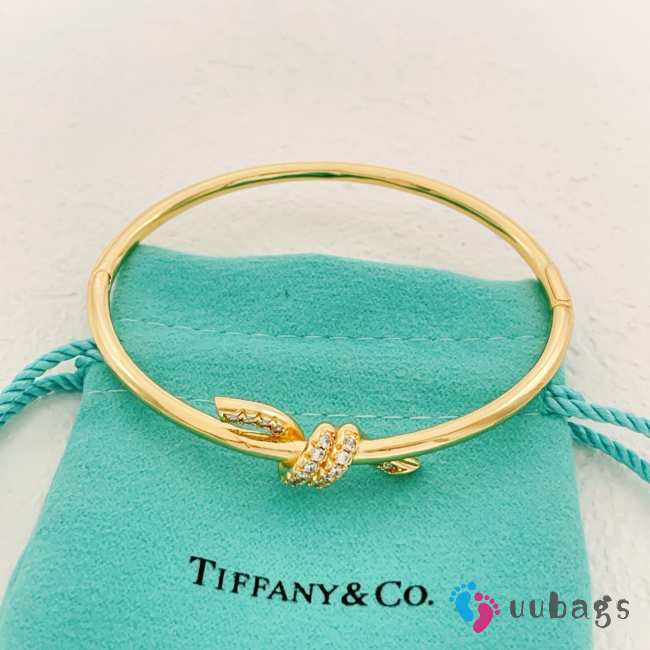 Uubags Tiffany Knot Wire Bangle in Yellow Gold with Diamonds - 1