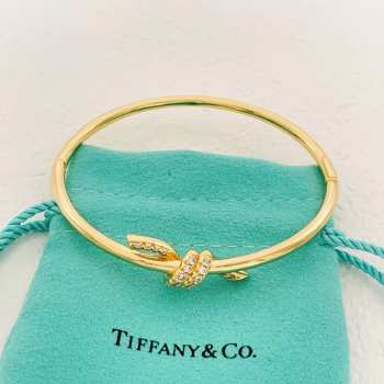 Uubags Tiffany Knot Wire Bangle in Yellow Gold with Diamonds