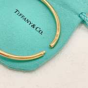 Uubags Tiffany Knot Wire Bangle in Yellow Gold with Diamonds - 3