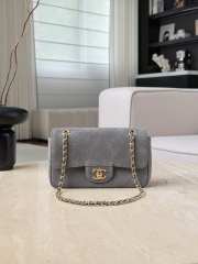 Uubags Chanel Mini flap bag in suede calfskin & gold-tone metal dark gray 13x20x6cm - 5