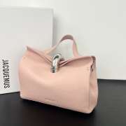 Uubags Jacquemus small Valérie calfskin leather bag in pale pink 24x14x7.5cm - 3