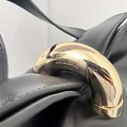 Uubags Jacquemus small Valérie soft leather bag in black 24x14x7.5cm - 2