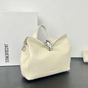 Uubags Jacquemus small Valérie soft bag in grained goat leather with silver hardware 24x14x7.5cm - 6