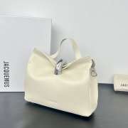 Uubags Jacquemus small Valérie soft bag in grained goat leather with silver hardware 24x14x7.5cm - 5